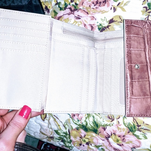 Lot of 3 - Picture 4 of 7